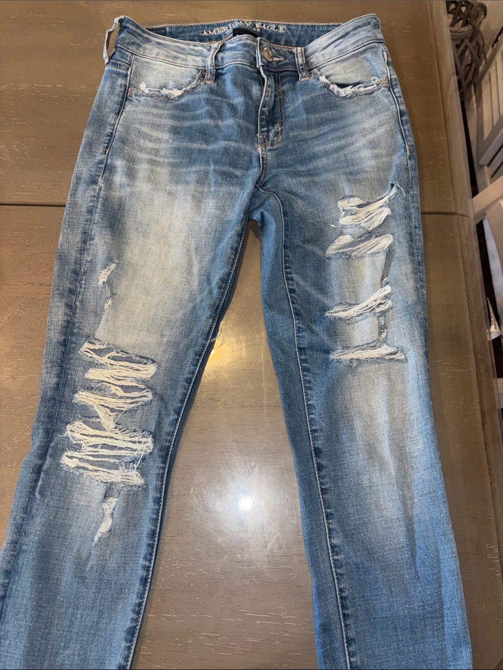 American Eagle Outfitters Distressed Light Wash Skinny Jeans